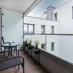 Plac Unii Srodmiescie By Renters *