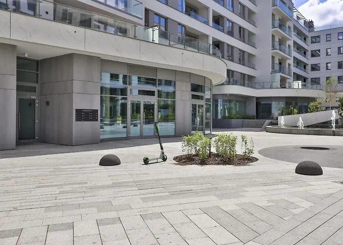 Plac Unii Srodmiescie By Renters